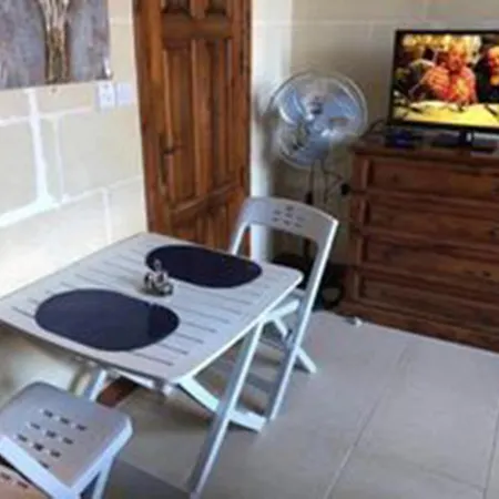 Qronfli Guest house San Lawrenz