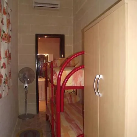 Qronfli Guest house San Lawrenz