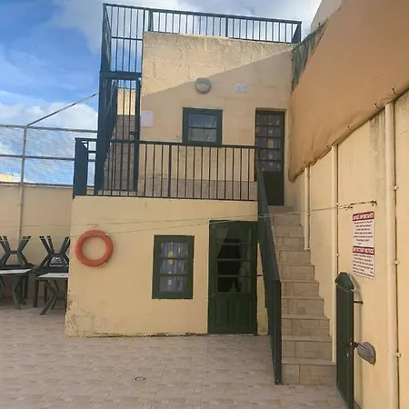 Qronfli Guest house