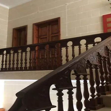 بيت ضيافة Qronfli سان لاورينْتْسْ