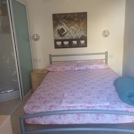 Guest house Qronfli *